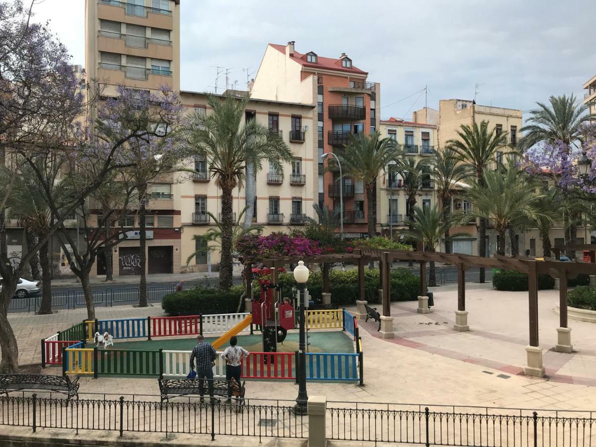 La Casa De Los Espejos Alicante Bagian luar foto